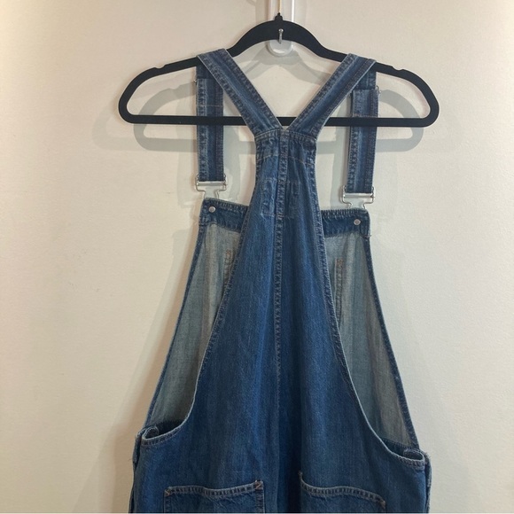 GAP Sz S Patch Pockets Mid Wash Adjustable Straps Overalls - Picture 10 of 13
